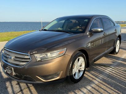 Used 2015 Ford Taurus SE
