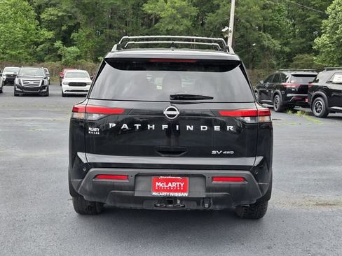 Used 2024 Nissan Pathfinder SV w/ SV Premium Package AWD/4WD image 4