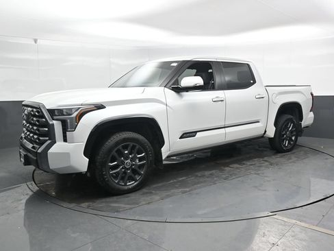 Used 2024 Toyota Tundra Platinum AWD/4WD image 7