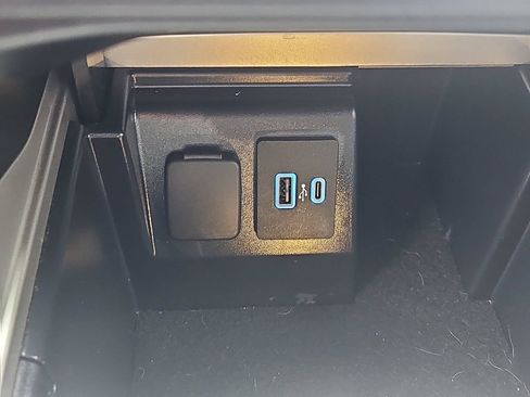 Used 2022 Ford Explorer ST-Line AWD/4WD image 17