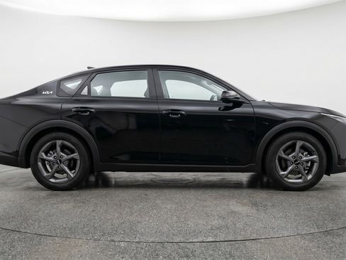Used 2025 Kia K4 LXS FWD image 11