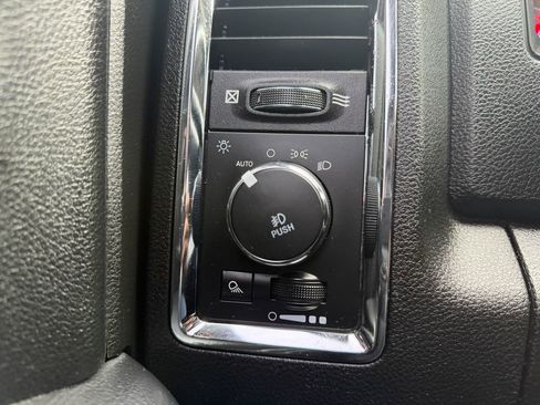 Used 2019 RAM 1500 Laramie AWD/4WD image 22