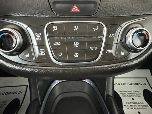 Used 2018 Chevrolet Malibu Hybrid w/ Leather Package FWD image 15