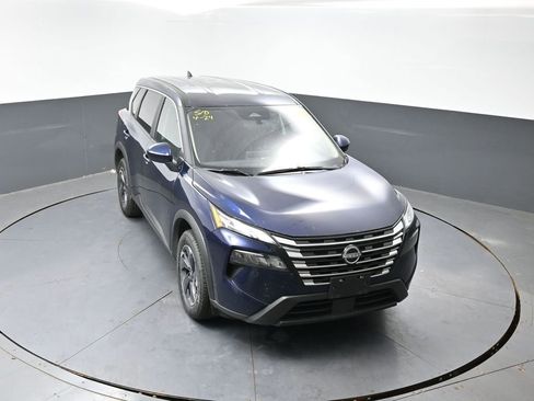 Used 2025 Nissan Rogue SV FWD image 23