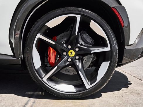 Used 2025 Ferrari Purosangue AWD/4WD image 30
