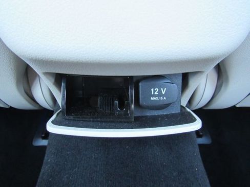 Used 2017 Mercedes-Benz E 300 image 28