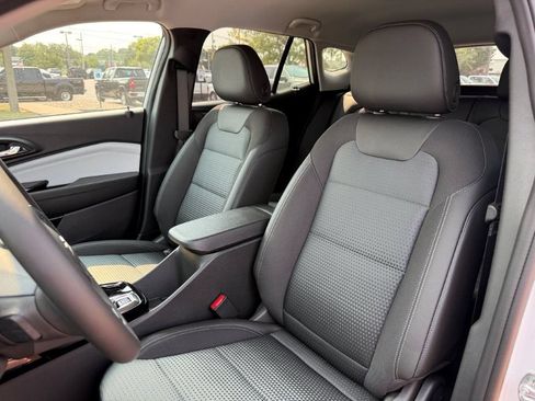 New 2026 Chevrolet Trax LT w/ LT Convenience Package FWD image 11