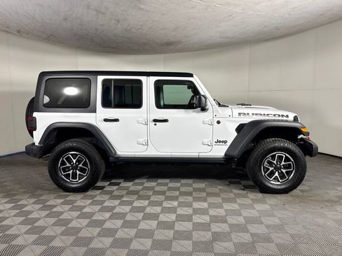 Certified 2025 Jeep Wrangler Unlimited Rubicon AWD/4WD image 8