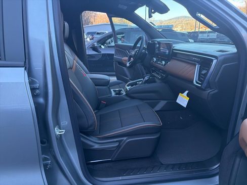 New 2026 GMC Canyon AT4 image 13