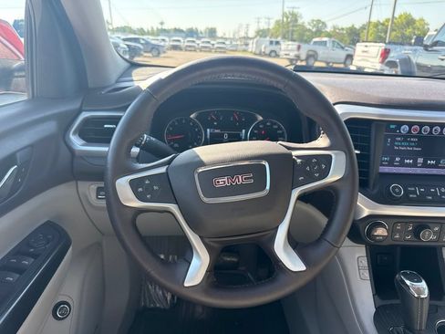 Used 2017 GMC Acadia SLT AWD/4WD image 16