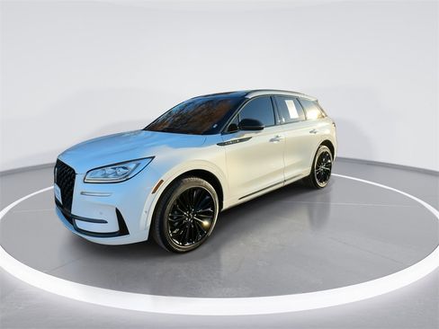 Used 2023 Lincoln Corsair Reserve w/ Equipment Group 202A image 4