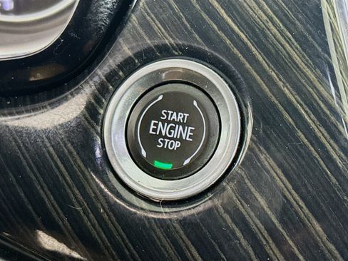 Used 2020 Cadillac XT6 Premium Luxury image 21