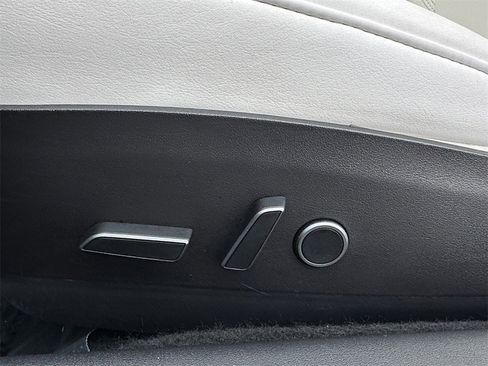 Used 2022 Tesla Model 3 Long Range image 10