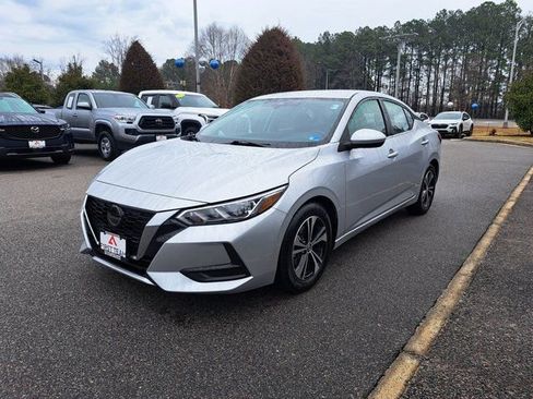 Used 2023 Nissan Sentra SV image 2