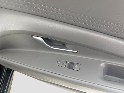 Used 2023 Hyundai Elantra SE image 30