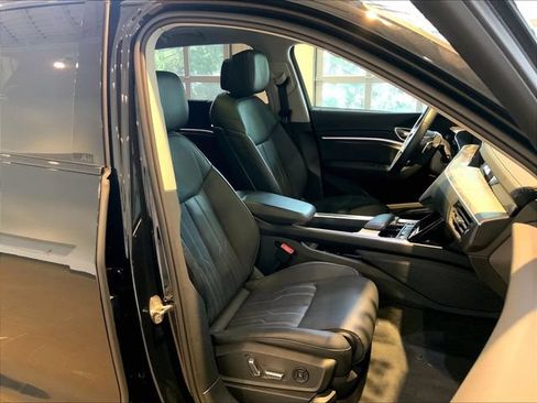 Used 2024 Audi Q8 e-tron Prestige w/ Prestige Package AWD/4WD image 17