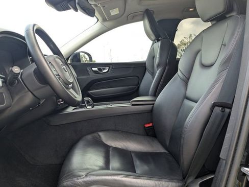 Used 2023 Volvo XC60 B5 Core FWD image 26