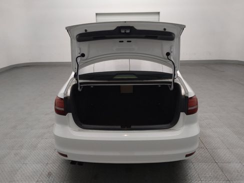 Used 2017 Volkswagen Jetta SE FWD image 29
