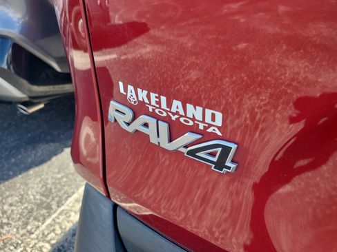 Used 2022 Toyota RAV4 XLE Premium FWD image 11