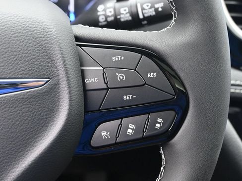 New 2026 Chrysler Pacifica Select w/ S Appearance Package FWD image 10