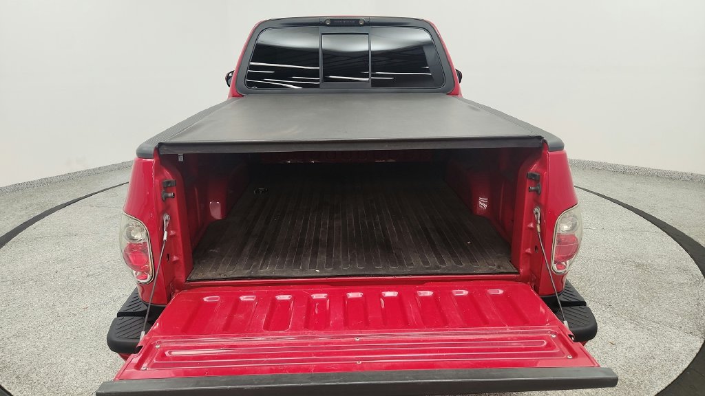 Used 2004 Ford F150 Lightning RWD image 24