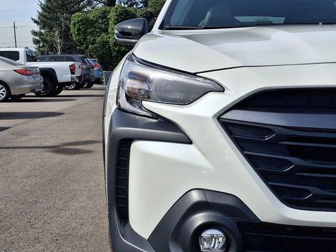 Used 2025 Subaru Outback Premium w/ Popular Package #1A image 9