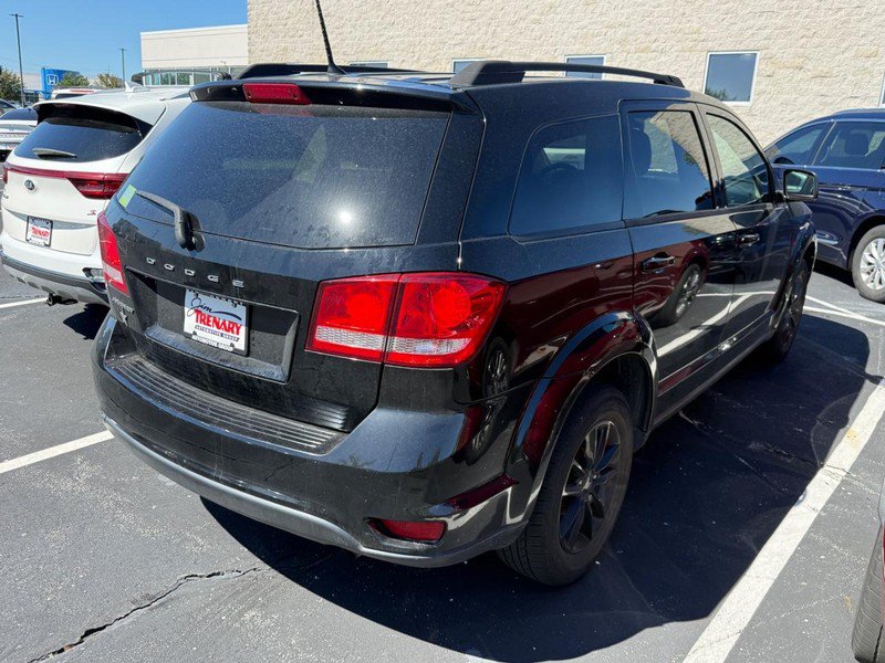 Used 2019 Dodge Journey SE w/ Blacktop Package FWD image 4