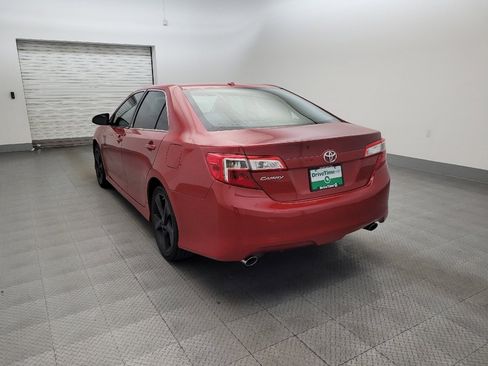 Used 2014 Toyota Camry SE image 5