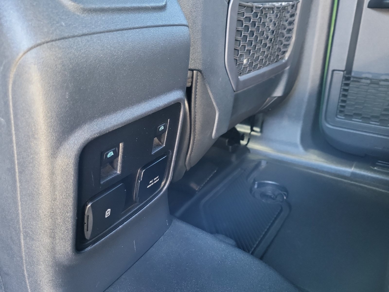Used 2025 Ford Bronco Badlands AWD/4WD image 17