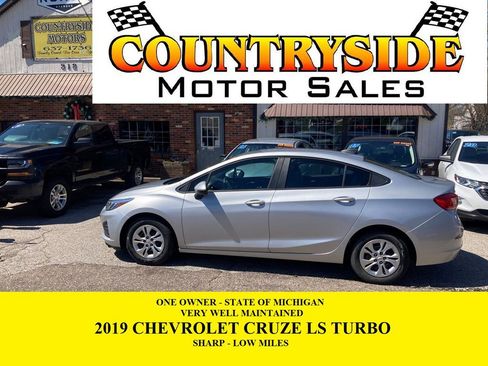 Used 2019 Chevrolet Cruze LS w/ LS Fleet Convenience Package image 1