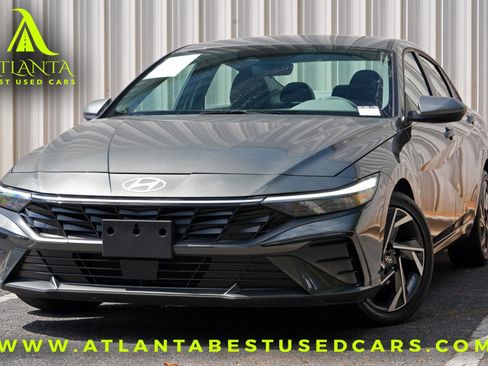 Used 2025 Hyundai Elantra SEL FWD image 1