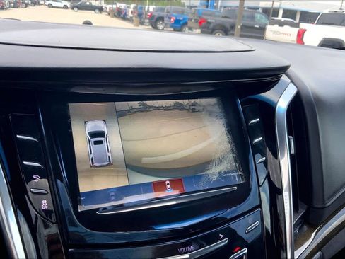 Used 2017 Cadillac Escalade Platinum image 29