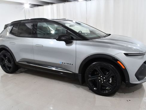 Used 2024 Chevrolet Equinox EV RS image 5