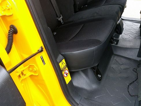 Used 2007 Toyota FJ Cruiser 4WD w/ Upgrade Pkg 2 image 13