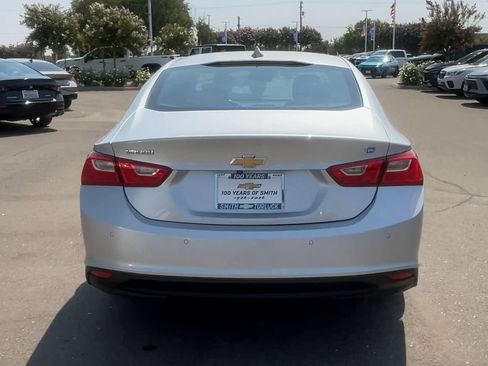 Used 2018 Chevrolet Malibu Hybrid w/ Driver Confidence Package FWD image 6