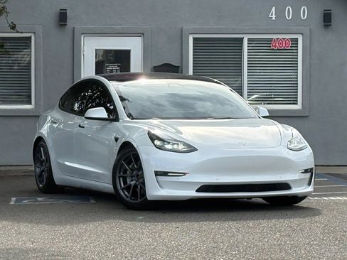Used 2022 Tesla Model 3 Long Range AWD/4WD image 3