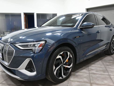 Used 2020 Audi e-tron Prestige w/ Prestige Package image 1