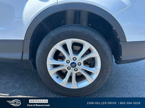 Used 2018 Ford Escape SE w/ Ford Safe & Smart Package AWD/4WD image 13