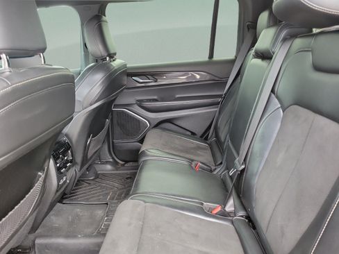 Used 2022 Jeep Grand Cherokee L Laredo RWD image 6