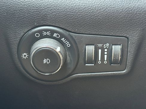 Used 2024 Jeep Compass Latitude image 42