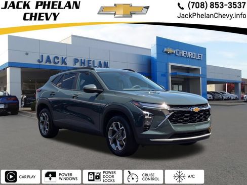 Certified 2025 Chevrolet Trax LT FWD image 1