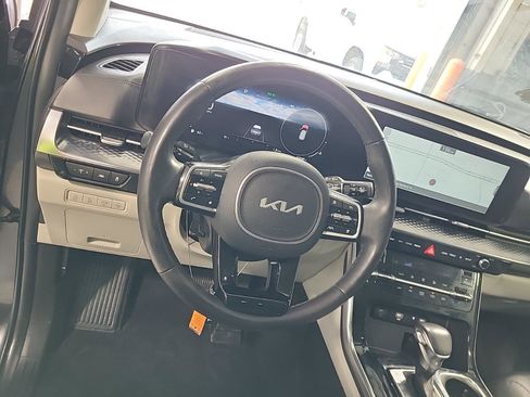 Used 2024 Kia Carnival SX Prestige FWD image 9