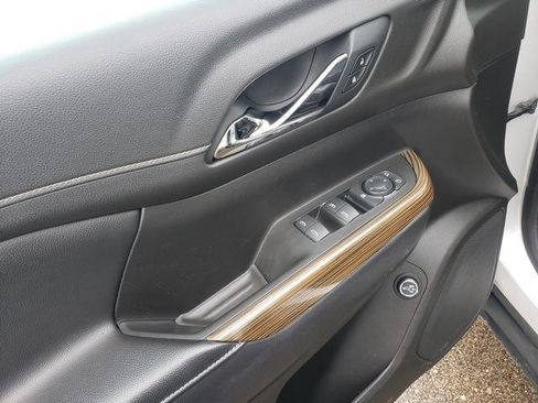 Used 2019 GMC Acadia SLE image 10