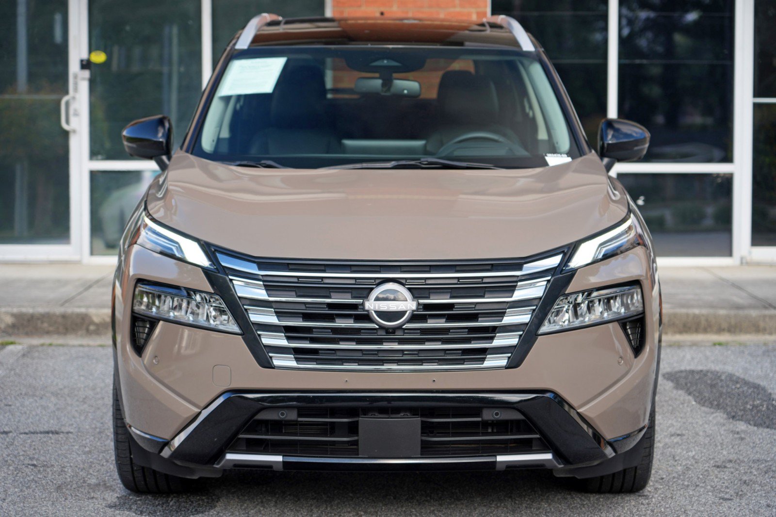 Used 2024 Nissan Rogue Platinum w/ Platinum Premium Package FWD image 46