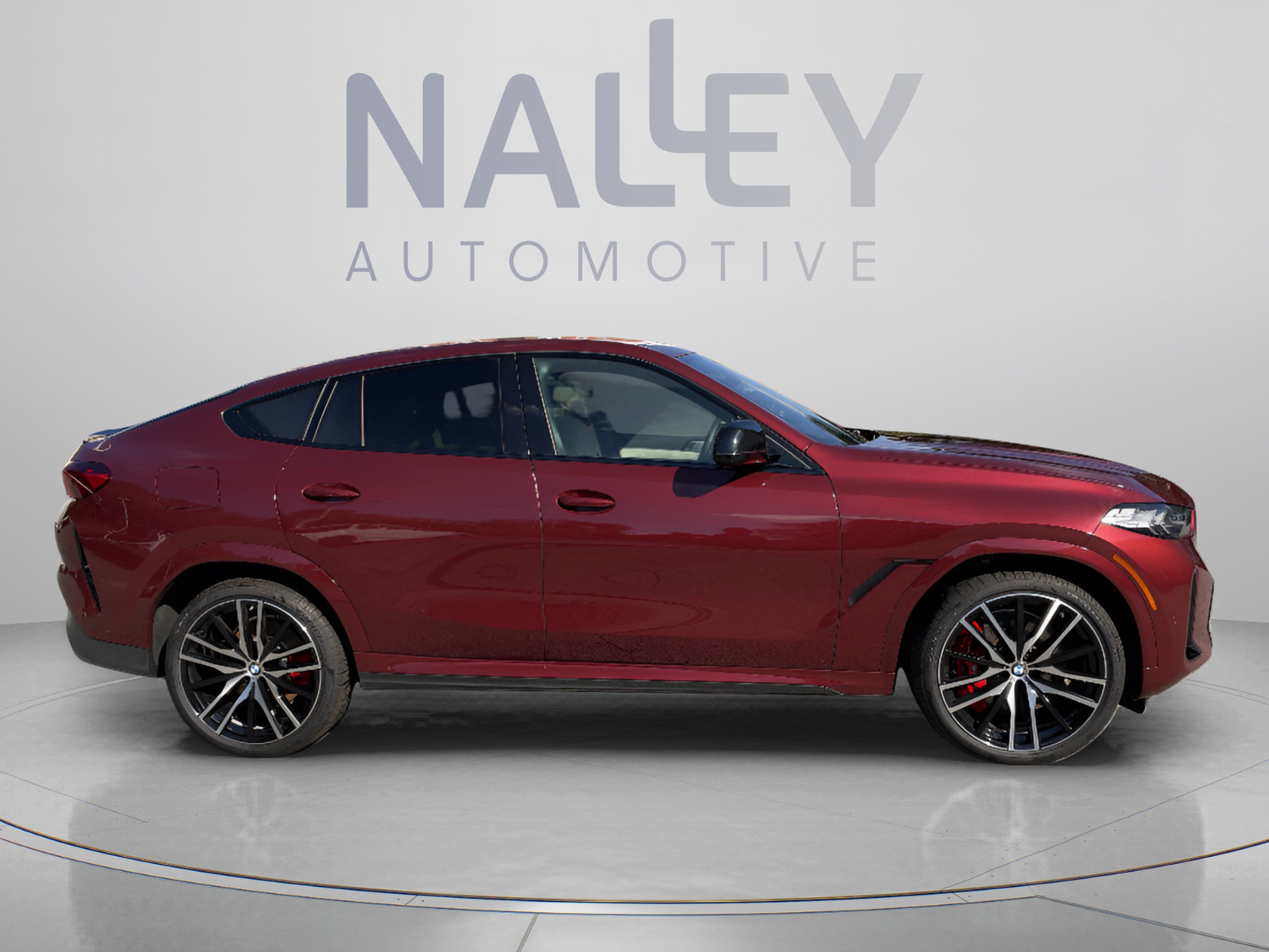 Used 2025 BMW X6 M60i AWD/4WD image 4