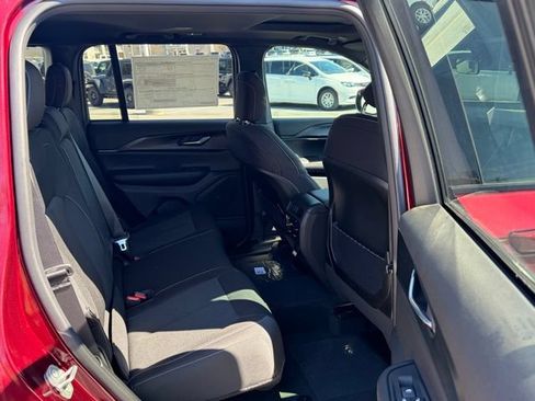 New 2026 Jeep Grand Cherokee Laredo X AWD/4WD image 31