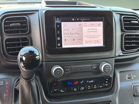 Used 2025 RAM ProMaster 2500 w/ Storage Group image 24