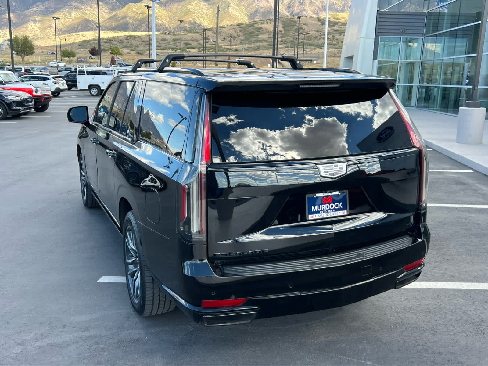 Used 2021 Cadillac Escalade ESV Sport w/ Driver Assist Tech Package AWD/4WD image 11