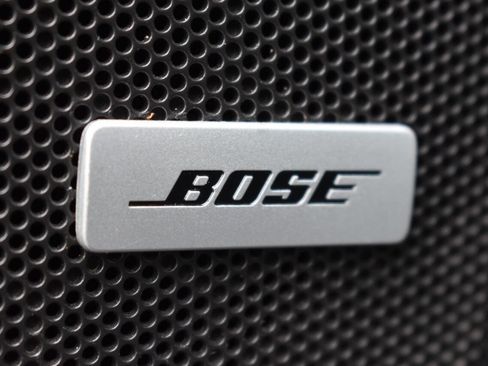 Used 2018 Chevrolet Suburban LT image 9