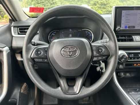 Used 2025 Toyota RAV4 LE AWD/4WD image 7